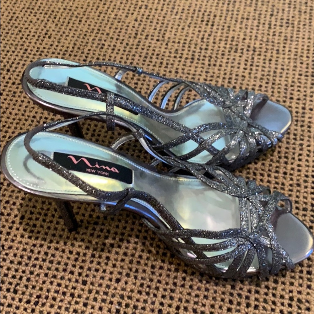 NINA BRAND HIGH HEELS SIZE 8!! WORN ONCE!